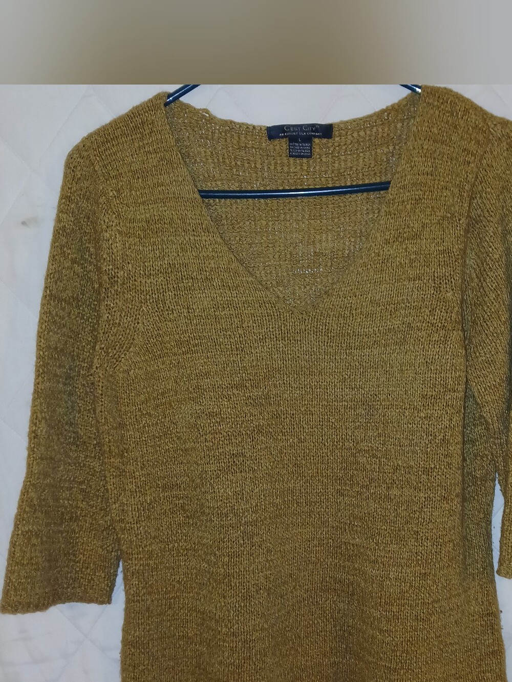 C'est City Silk knitted Sweater V-Neck Sweater in Golden Mustard sz Large